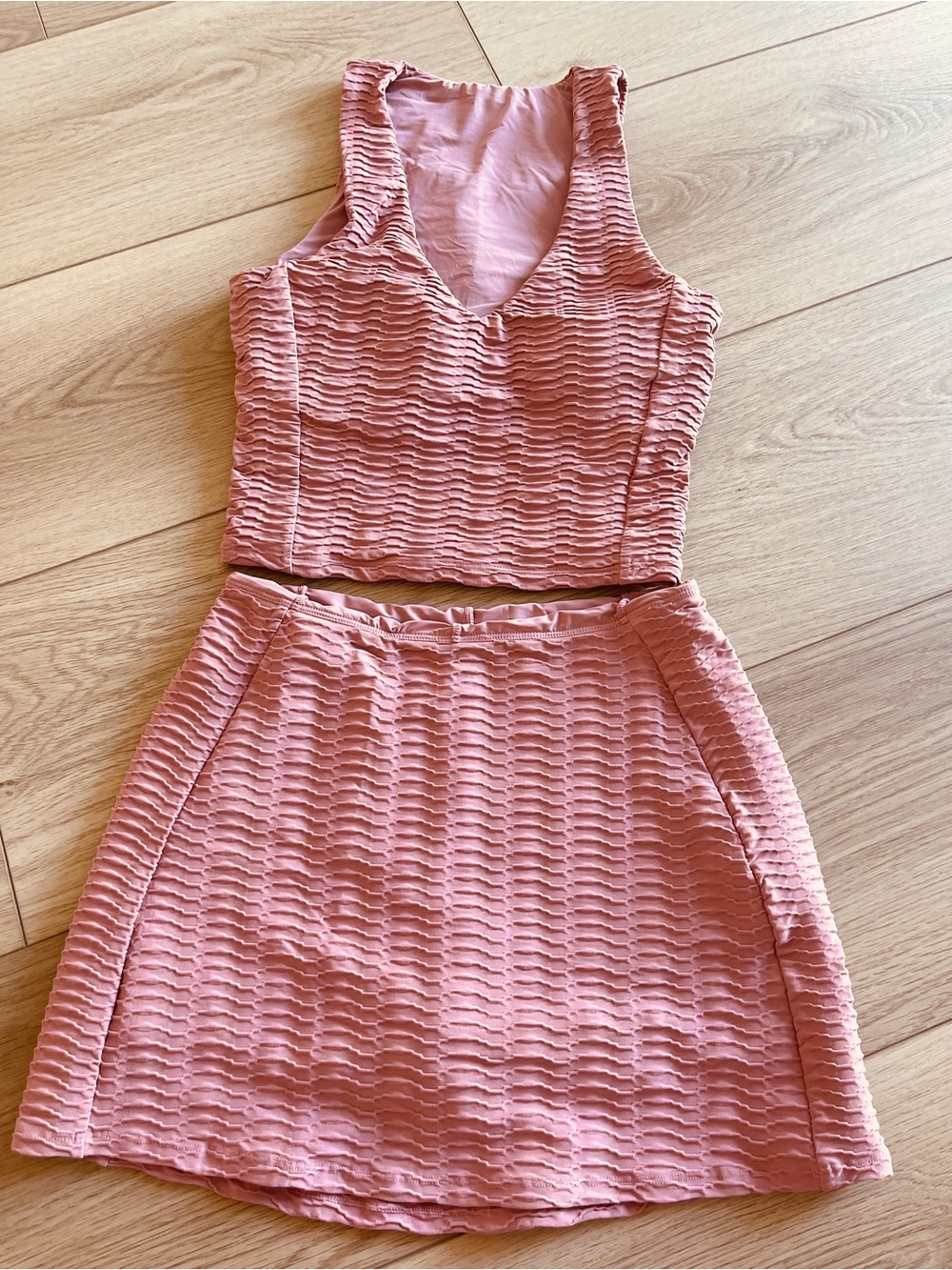 DEVON WINDSOR Pink Textured Two-Piece Skirt Set